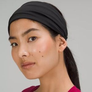 NWT Lululemon Fringe Headband